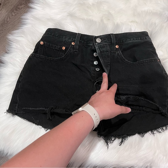 Levi’s shorts - Picture 3 of 4